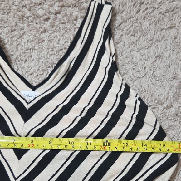 Calvin Klein Size 4 Black and Cream Chevron Maxi Dress - Picture 6 of 7